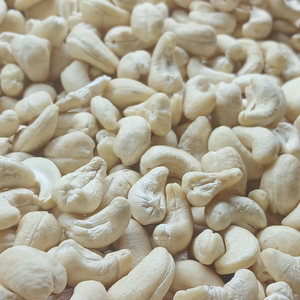 เมล็ดมะม่วงหิมพานต์ Kaju badam santigo จัดส่งฟรีเม็ดมะม่วงหิมพานต์ทุกขนาดส่งออกไปยังตะวันออกกลาง - Product Image 1