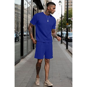Conjunto de ropa deportiva transpirable ligera para hombre: camiseta de verano elegante y pantalones cortos a juego para hacer ejercicio todos los días o viajar - Product Image 4