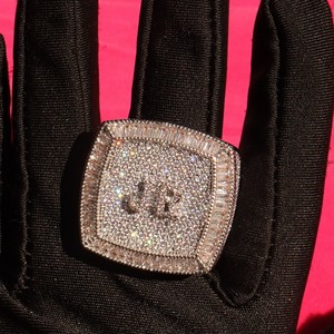 แหวนปาร์ตี้สีทอง18K ของผู้ชาย VVS Moissanite แหวนเพชรชั้นดีเครื่องประดับดีสไตล์ฮิปฮอปได้รับการรับรองคุณภาพระดับพรีเมียม - Product Image 4