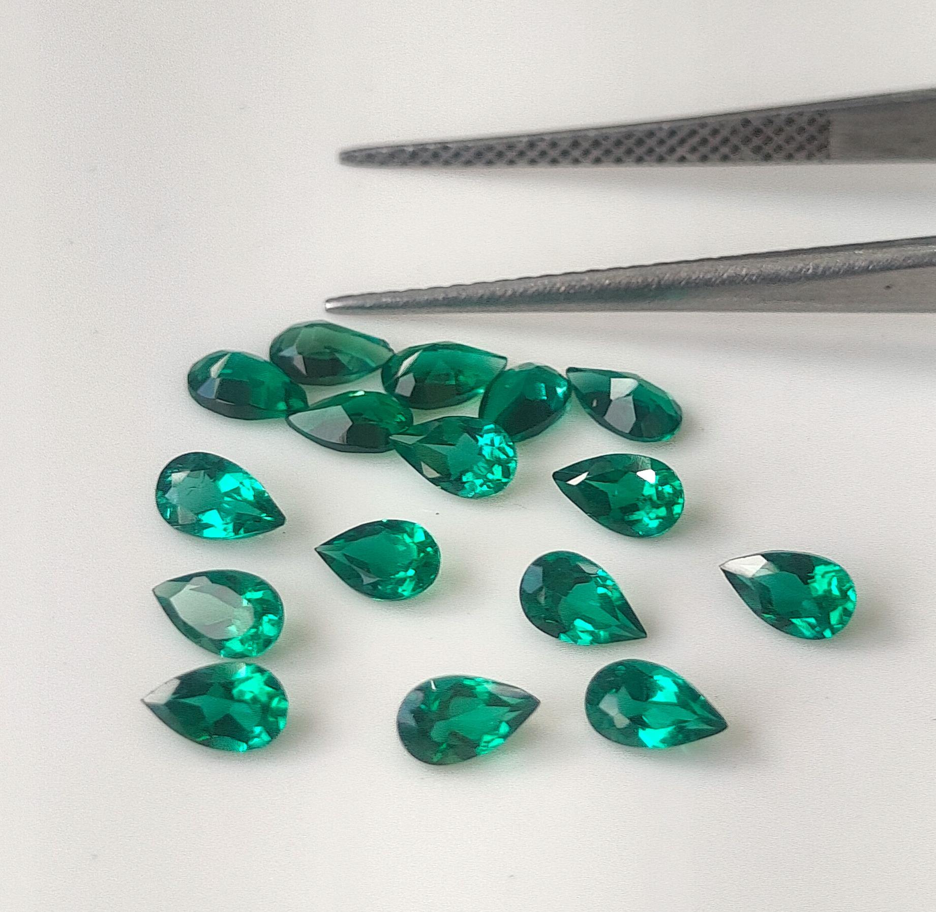 สีเขียว