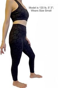 Ensemble de yoga noir pour femmes soutien-gorge de sport élégant avec demi-short assorti sans couture gym fitness vêtements de sport tenue d'entraînement - Product Image 4