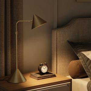 Lampe de table en laiton haut de gamme avec base lourde, lampe de chevet de luxe pour hôtel et chambre à coucher - Product Image 3