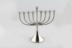 Chandelier de table Menorah au design moderne pour la décoration de la maison, de l'hôtel et des fêtes de Noël, ainsi que pour Pâques - Product Image 4