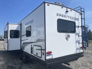 En Venta: Remolque de Viaje Ligero y Moderno Venture RV Sport Trek 2025, Camper de Lujo Todoterreno con Capacidad para 8 Personas - Product Image 3