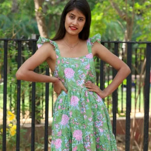 Robe en coton indien à imprimé floral pour femmes, tenue de fête d'été style bohème, cadeau personnalisé - Product Image 1