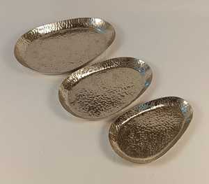 Bandeja redonda metálica con diseño martillado para servir alimentos, con acabado en color negro, bandeja metálica para frutas, aperitivos y cenas. - Product Image 5