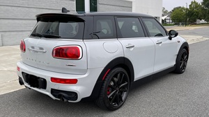 MINI Clubman John Cooper Works Transmission intégrale Moteur 4 cylindres 2.0L Boîte automatique Conduite à gauche 2022 Norme d'émission Euro IV 5 places - Product Image 2