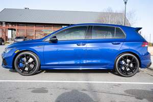 Volkswagen Golf R Edición 20 Aniversario 2023, Gasolina, Bajo Kilometraje - Product Image 2