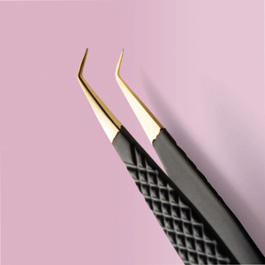 Pince à cils diamantée de haute qualité perfectionnée par précision pour les extensions de cils par Gray Rocks - Product Image 1