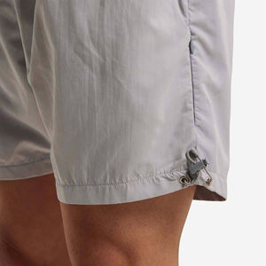 Pantalones cortos de playa grises claros de estambre ecológicos sólidos personalizados, bañadores de verano ligeros de secado rápido para hombres, cintura elástica - Product Image 4