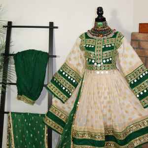 Servicio OEM, MOQ Bajo, Tamaños Personalizados, Apliques de Encaje, Vestidos Afganos, Vestidos Kuchi para Fiestas Formales, Transpirables, para Mujeres Indias y Pakistaníes - Product Image 4