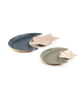 จานเสิร์ฟโลหะดีไซน์เป็นค้อนขนาดเล็กพร้อมด้วยงานฝีมือตกแต่งที่น่าทึ่งสำหรับคุณภาพระดับพรีเมียม - Product Image 4