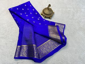 Saris en soie de Mysore pure brodée pour femmes, conçus par des designers, pour les occasions de fête et de mariage - Product Image 5