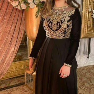 NEW--INDIAN & PAKISTANI DESIGNER ÉLÉGANT & BELLE BRODERIE SUR ROBE LONGUEUR AU SOL POUR PARTY-wear-robe pour Party-WEAR @ 2023 - Product Image 1