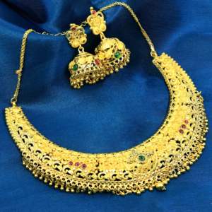 Vente en gros de colliers et de boucles d'oreilles traditionnels en or plaqué or 14K, 18K, 24K pour femmes, design floral, bijoux en laiton doré tendance - Product Image 1