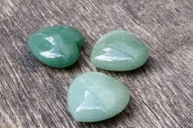 Pierre de coeur d'aventurine verte vente en gros pierre de cristal de haute qualité coeur de guérison d'aventurine verte également utilisé pour la guérison - Product Image 3