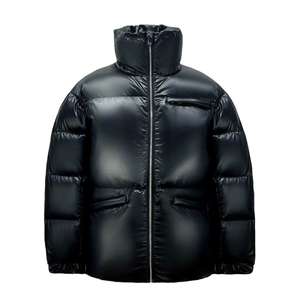Chaqueta Acolchada Negra con Aspecto Abultado, Gruesa, Aislante y Cálida, Rellena de Plumón, con Brillo Brillante, Estilo Bomber, Ropa de Invierno para Hombre - Product Image 1