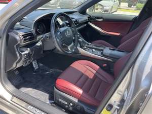 L_ex_us IS 300 RWD 2018 / Disponible à la vente avec faible kilométrage, moteur essence, véhicule d'occasion en excellent état et sans accidents, Offre Spéciale, Conduite à gauche - Product Image 6