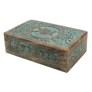 صندوق خشبي أنيق بتصميم أنيق يحتوي على هدايا تذكارية مصنوعة يدويًا من خشب المانجو الأنيق المحترق الأعلى مبيعًا من المورد للبيع بالجملة
