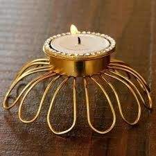 Portavelas de metal de estilo antiguo con acabado dorado para decoración de granja Interiores vintage o arreglos de vacaciones - Product Image 5