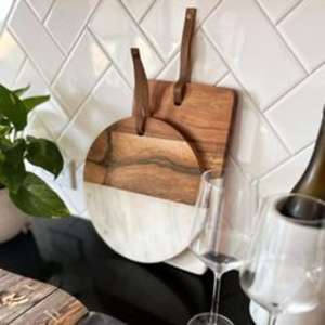 Planche à découper en bois et en marbre à la mode avec un artisanat de qualité supérieure pour une utilisation polyvalente dans la cuisine - Product Image 1