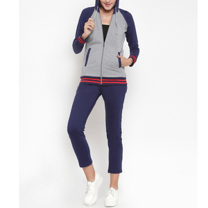 Survêtements d'hiver pour femmes de haute qualité, respirants, fabriqués au Pakistan, logo personnalisable, motif uni, col montant, style décontracté - Product Image 4