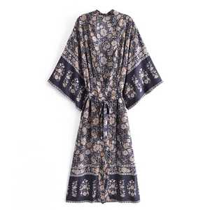 Robe Kimono à fleurs bohème pour femmes Robe de détente longue et légère avec ceinture imprimée Robe de nuit en rayonne douce pour les fêtes - Product Image 6