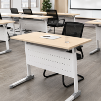 Table de formation et de travail commerciale avec panneau de modestie, plateau en mélaminé E1, structure en acier