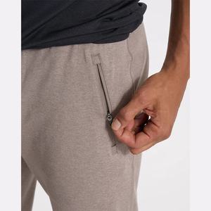 Pantalones Jogger Personalizados con Cintura Elástica, Tejido de Punto Cómodo, Corte Ajustado, Puños Acanalados, Bolsillo con Cremallera, Algodón y Elastano para Hombre - Product Image 3