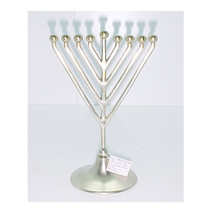 Portavelas de Menorah de latón de lujo de estilo indio hecho a mano, candelabro de Menorah de estilo israelí Premium decorativo para Festival judío - Product Image 1