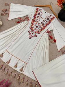 Produit fini de salle d'exposition prêt à porter de qualité supérieure pur coton avec ensemble de cordons de travail de séquence de broderie robe traditionnelle - Product Image 6