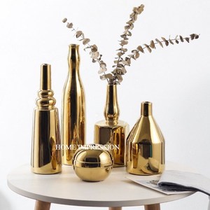 Vases à fleurs faits à la main pour mariage moderne en laiton doré mat Forme de qualité de luxe Taille personnalisée Décoration de salon et de restaurant - Product Image 4