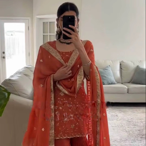 Conjunto de traje de verano vintage TOP SHARARA DUPATTA de georgette sintético con bordado de lentejuelas de 5 mm, holgado, de cintura natural, liso, hasta la rodilla - Product Image 5
