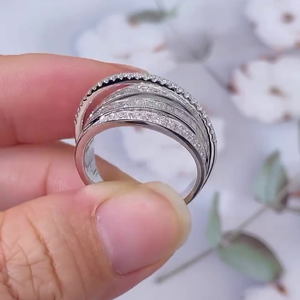 Bague en diamant de laboratoire 2.00ctw, forme double unique ronde et émeraude, D-E-F VVSVS, pour les passionnés de bijoux - Product Image 5