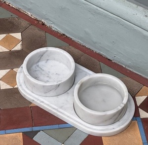 Ensemble de deux bols à nourriture pour chien en marbre blanc naturel, avec insert en acier, distributeur de nourriture pour animaux de compagnie en pierre de qualité supérieure, station de nourriture moderne et robuste pour animaux de compagnie - Product Image 6