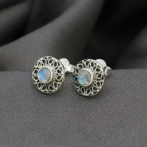 Boucles d'oreilles en argent sterling 925 de créateur indien fait à la main Rainbow Moonstone Clous ronds plaqués or au prix de gros - Product Image 3