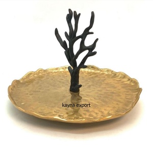 SOPORTE DECORATIVO DE METAL CON DISEÑO DE HOJA CHAPADO EN ORO DISEÑO MARTILLADO SOPORTE DE METAL DORADO ARTESANAL USO PARA EVENTOS Y FIESTAS - Product Image 2
