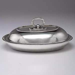 Plat de service en acier inoxydable de qualité alimentaire assurant un service de repas sûr et hygiénique pour les maisons, les restaurants et les événements - Product Image 3