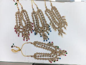 Ensemble de colliers d'ombres en plaqué or gracieux Bijoux de mariée sophistiqués pour les mariages, les réceptions et les cérémonies traditionnelles - Product Image 2