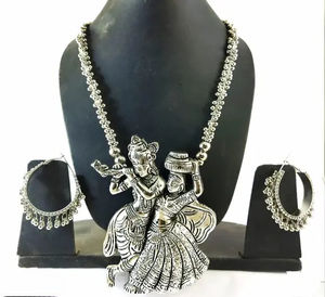 Indien RadhaKrishna Pendentif Ghunghru Longue Chaîne Collier Ghunghru Hoop Boucle D'oreille Avec Manchette Bracelet Collier Ensemble Pour Femmes Filles - Product Image 2