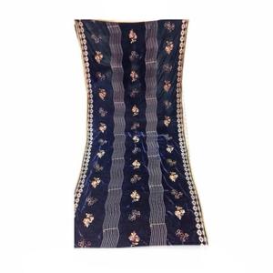 Chales de terciopelo Últimos diseños de alta calidad para mujeres \ Fabricado en Pakistán Para la venta a un costo muy económico Transpirable - Product Image 6