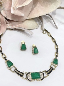 Precioso Conjunto de Collar y Pendientes de Latón Chapado en Oro de Alta Calidad, Diseño Moderno para Fiestas de Compromiso, Bodas y Uso Diario - Product Image 2