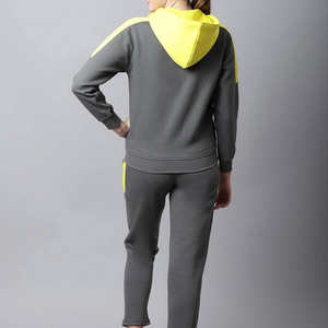 Conjuntos Deportivos para Mujer de Talla Grande, Hechos en Pakistán con el Mejor Material, Transpirables y Ligeros, con Paneles Decorativos - Product Image 3