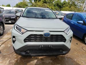 โตโยต้า RAV4 XLE พรีเมียม ไฮบริด ปี 2021 (รถยนต์มือสองสำหรับขาย) - Product Image 3