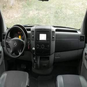 Conversión de Camper Benz Sprinter 2500 2014, Motor Turbodiésel, Paneles Solares - Product Image 5