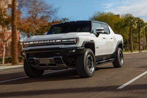 รถกระบะไฟฟ้า GMC ปี 2024 กำลัง 1000 แรงม้า 3 มอเตอร์ สมรรถนะสูง พร้อมส่งออก มีสินค้าเข้าใหม่ - Product Image 4