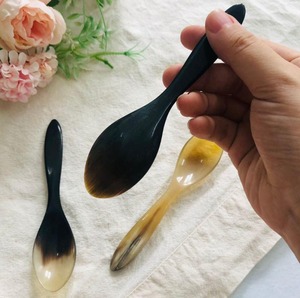 Nouvelle arrivée 100% véritable corne de boeuf ensemble de couverts corne naturelle polie cuillère fourchette dîner salade serveur cuillères-petite taille animaux couverts - Product Image 1