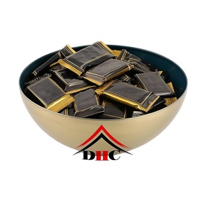 Cuenco de servicio de metal con acabado negro, forma redonda, perfecto para presentar chocolates, dulces y vajilla elegante - Product Image 2