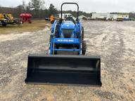 Tractor utilitario compacto New Holland Workmaster 40 35 40HP 4WD, usado y en excelentes condiciones, con transmisión shuttle y cargador frontal, listo para trabajar en la granja. - Product Image 2