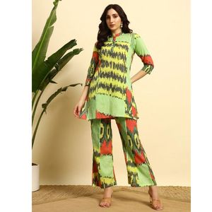 Ensemble haut court en coton floral premium et pantalon palazzo à fente pour femmes |   Vêtements ethniques décontractés d'été |   Tissu respirant - Product Image 1